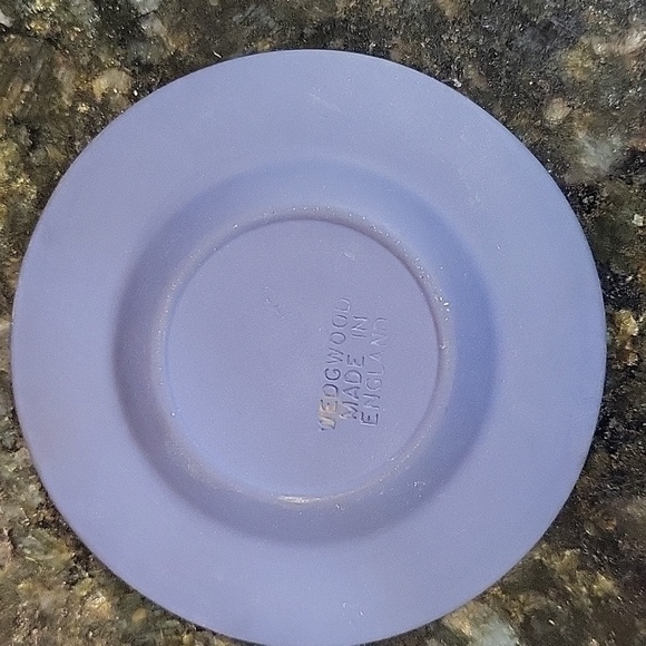 VINTAGE Wedgwood Jasperware White on Portland Dark Blue Trinket Dish Ashtray - Picture 5 of 5